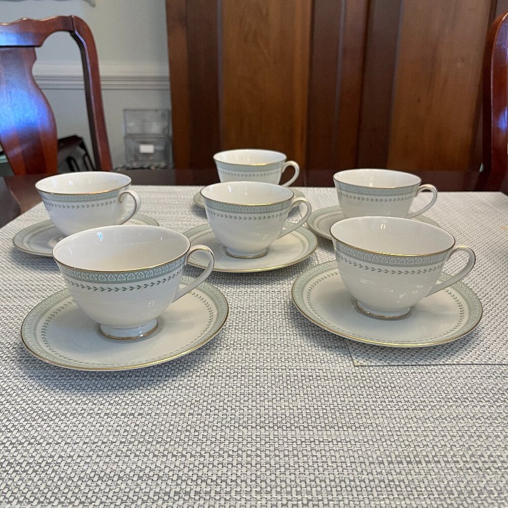6 Royal Doulton Berkshire Made In England Teacups